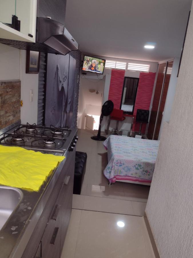 Aleli: Gateway To Norte With Airport Proximity Apartment Cali
