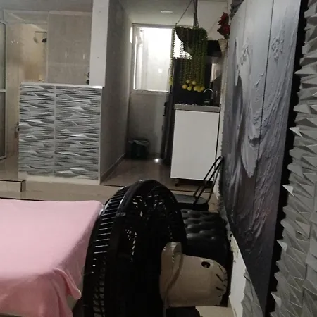 Aleli: Gateway to Norte with Airport Proximity Cali Room photo